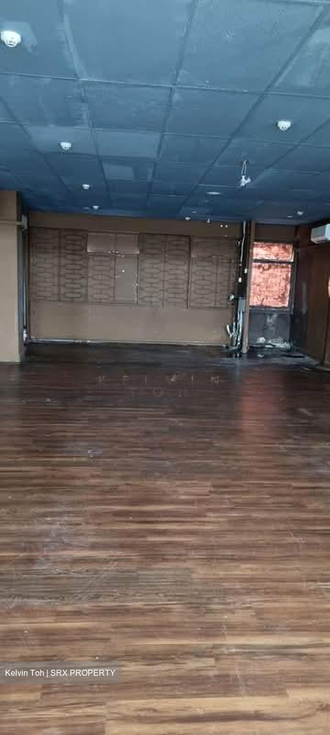 Boon Lay Shopping Centre (D22), Retail #573916621